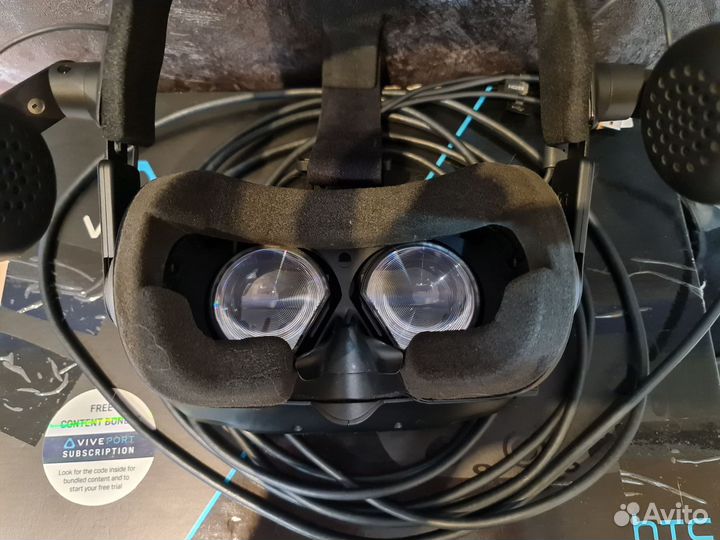 VR шлем htc vive + (Deluxe Audio Strap)