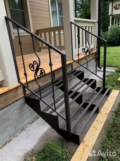 Лестница винтовая с монтажем