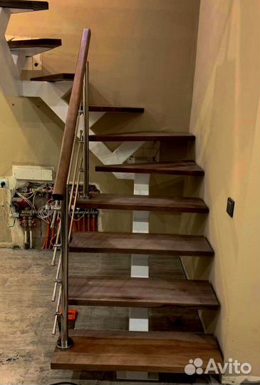 Лестница для коттеджа на заказ