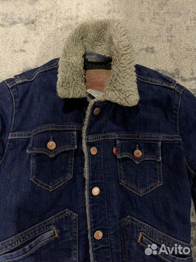 Джинсовая куртка levis