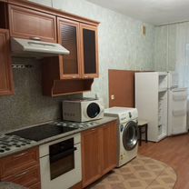 2-к. квартира, 56 м², 1/10 эт.