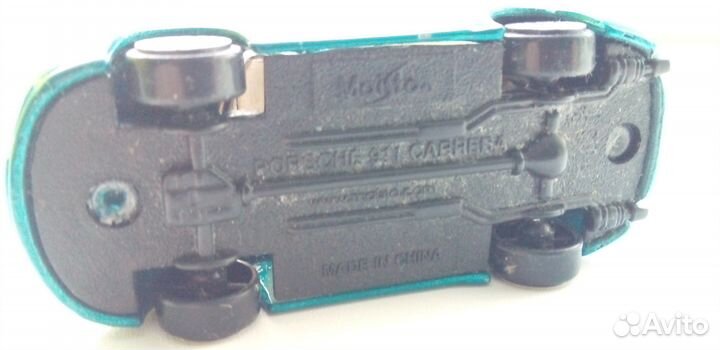 Металлическая машинка Maisto 1:18 Porsche 911 Carr