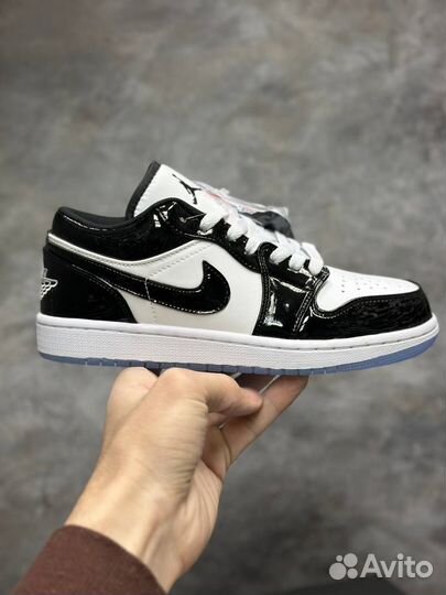 Nike Air Jordan 1 Low SE Concord с белой шнуровкой