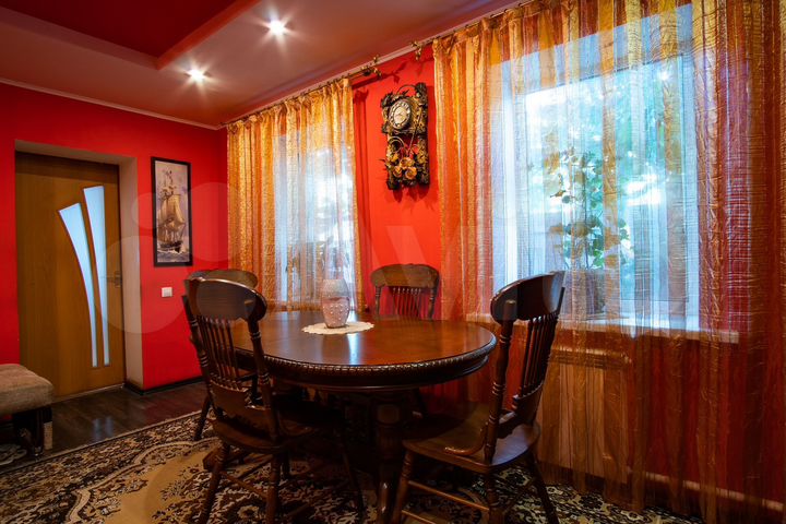 Дом 205 м² на участке 6,9 сот.