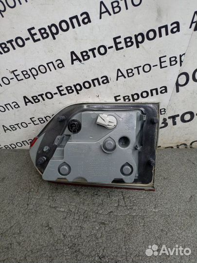 Фонарь в крышку багажника задний правый Jeep Grand