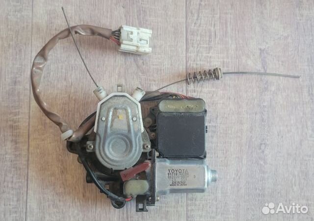 Моторчик стеклоподъемника Toyota Windom