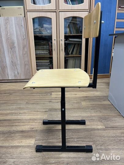 Стул школьный