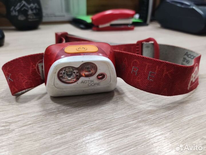 Налобный фонарь Petzl Actik Core