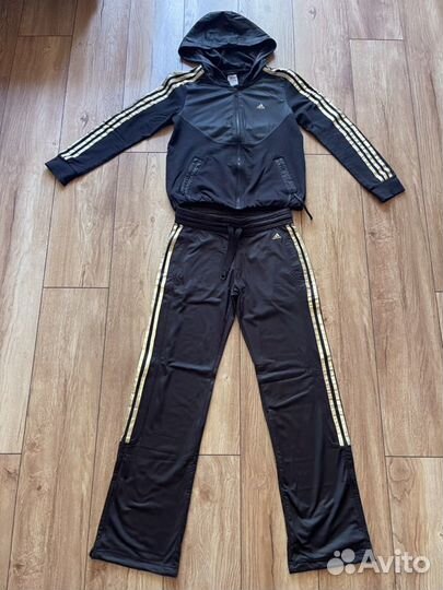 Спортивный костюм adidas