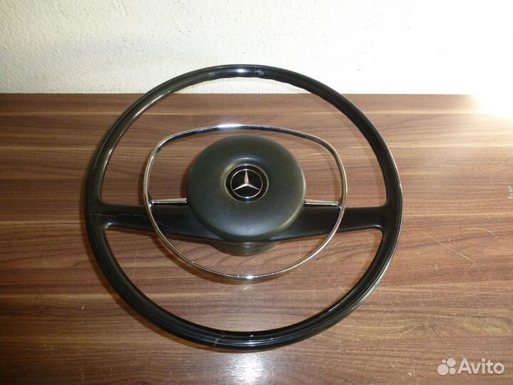 Руль мерседес W109 W110 W111 W113 W114 W115 чёрный