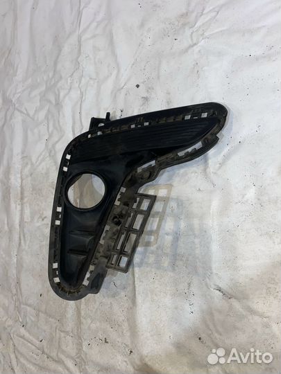 Kia Rio 17- Рамка туманки правая
