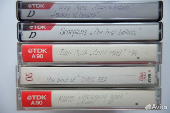 Аудиокассеты с записями из 90-х
