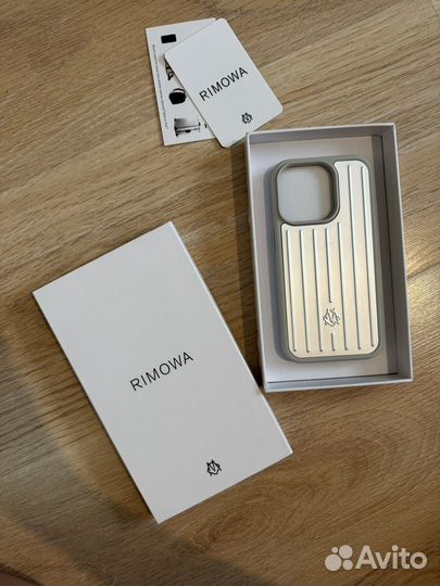Чехол на iPhone 15 pro Rimowa