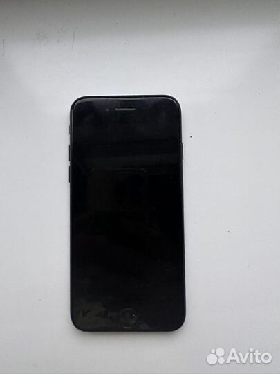 Телефон iPhone 7