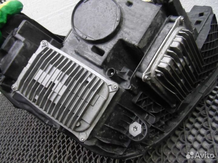 Фара левая Mercedes-Benz E-Class