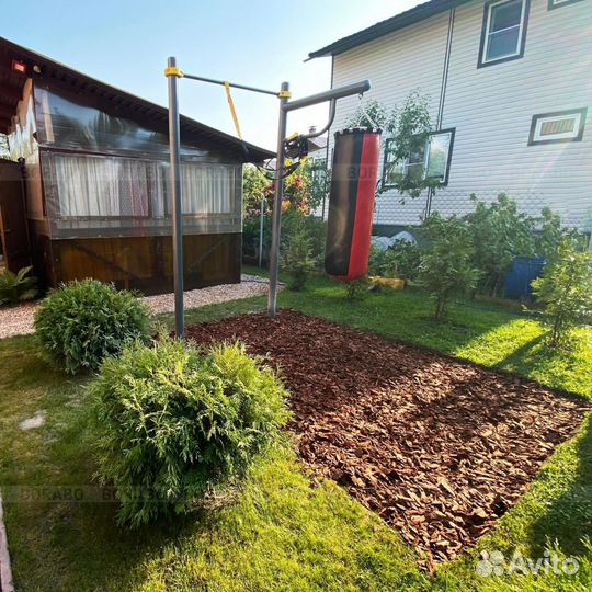 Уличный спортивный комплекс