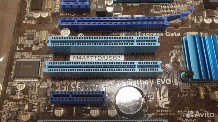 Материнская плата с процессором и памятью