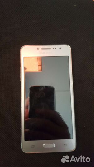 Телефон Samsung galaxy j2