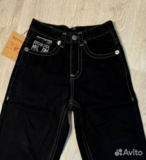 Джинсы широкие True Religion