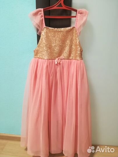 Нарядное платье