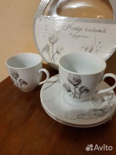 Ваза для цветов и бокалы сувенирные