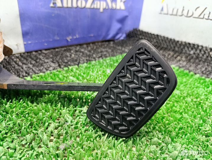 Педаль тормоза Toyota Land Cruiser Prado