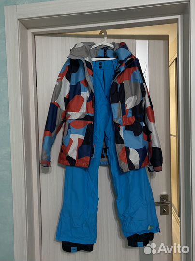 Горнолыжный костюм