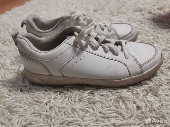 Продам кеды. Размер 40