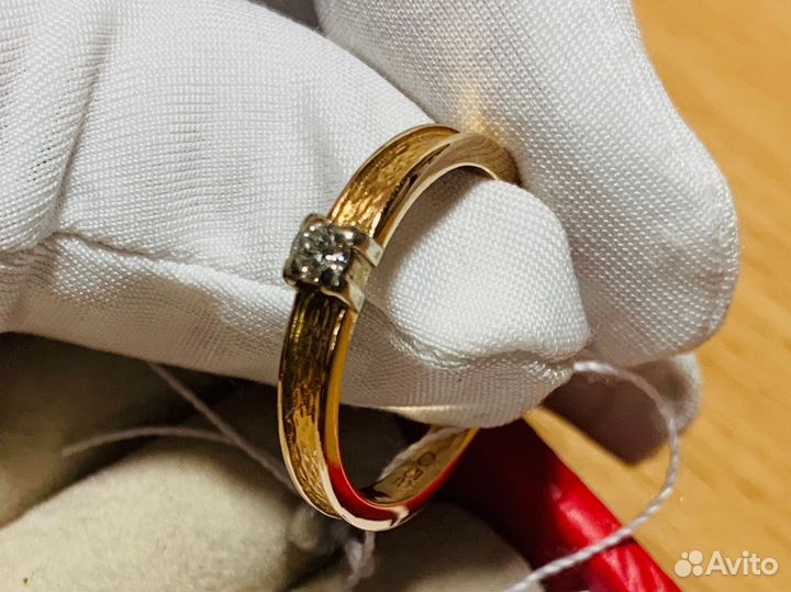 Кольцо с бриллиантом золото 585, 17,5