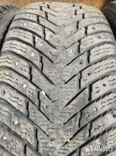 Nokian Tyres Hakkapeliitta 8 215/60 R16