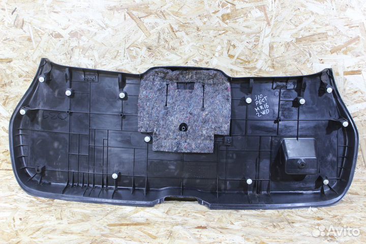 Обшивка крышки багажника Nissan Qashqai J10