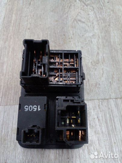 Переключатель регулировки зеркала Nissan Almera