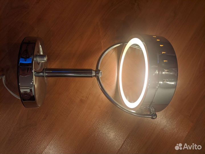 Зеркало для макияжа с подсветкой
