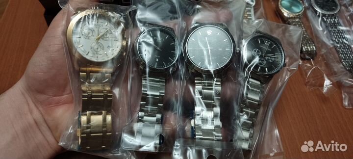 Часы женские и мужские новые