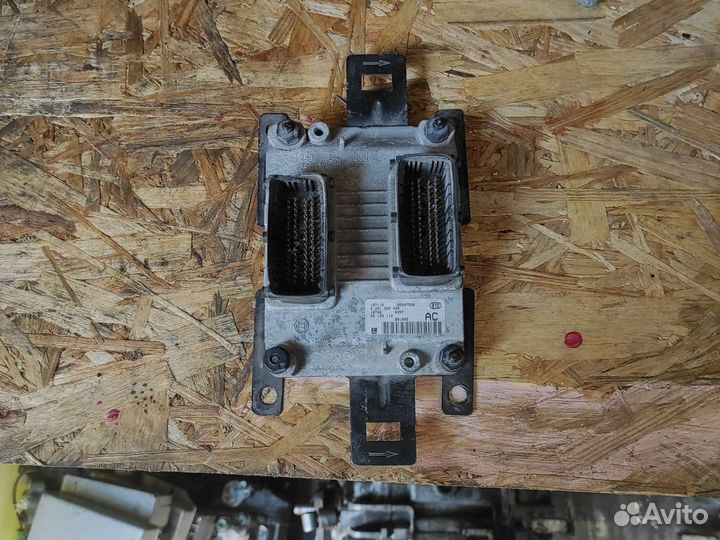 Блок управления двигателем 09136112 V.B 2.6