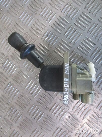 Кран ручного тормоза MAN 81523156156