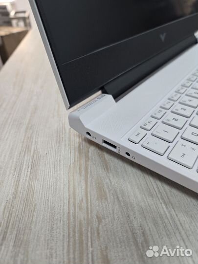 Victus by HP Gaming Laptop 15-fa1034nn