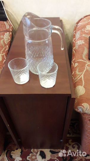 Новый кувшин с 2 стаканами