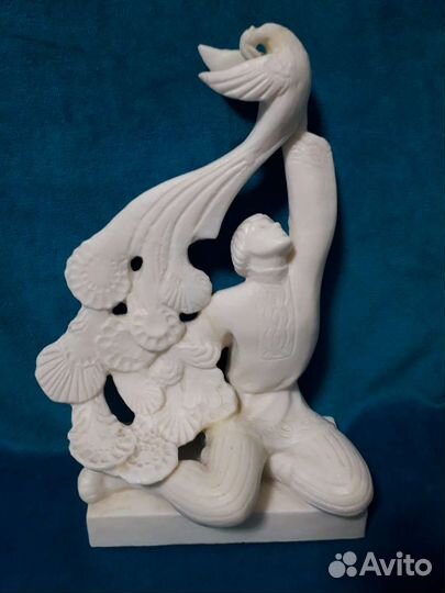 Статуэтка из полистоуна