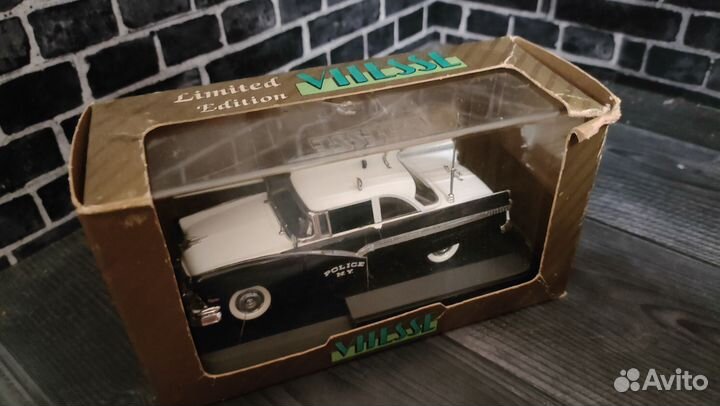 Ford Fairlane 1/43 vitesse