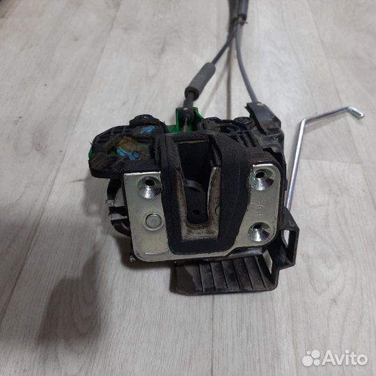 Замок боковой двери передний правый Hyundai