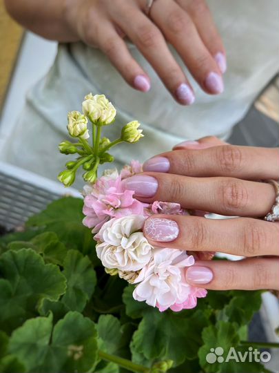 Модель на маникюр