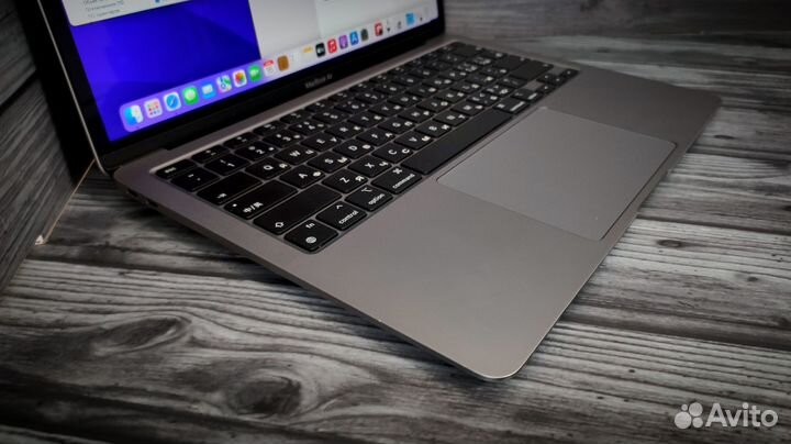 Apple MacBook Air 13 2020 m1 3.2/8/250gb