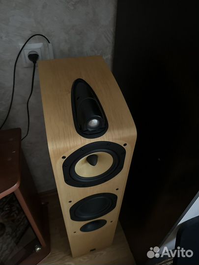Bowers & Wilkins 704 B&W 704