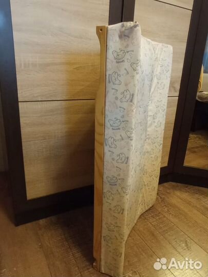 Пеленальная доска для детской кроватки