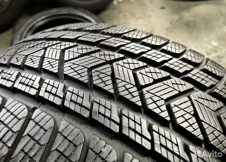 Pirelli Scorpion Winter 275/40 R21 и 305/35 R21 V