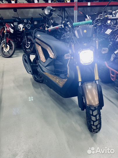 Скутер бензиновый VMC naked 49/150 (150см3, 11лс)