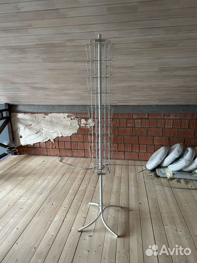 Стойки для открыток и журналов