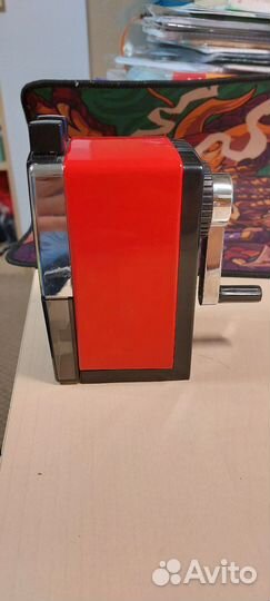 Механическая точилка для карандашей