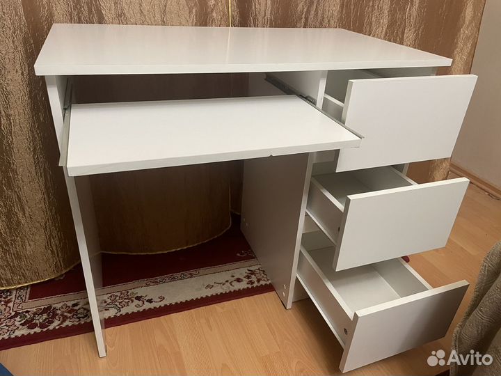 Стол письменный